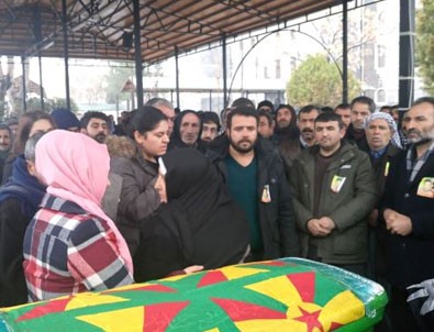 Dilek Öcalan PKK'lının cenazesine katıldı!