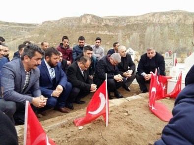 Diriliş Başkanları Şehidin Köyünde Terörü Lanetledi