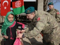 KADIN SUBAYLAR - TSK'dan Afgan Miniklere Kışlık Mont