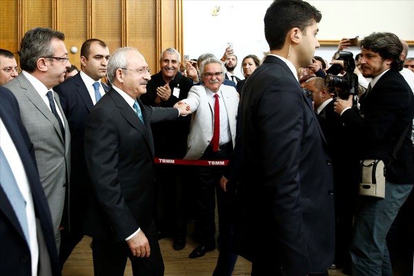 CHP grubuna şerit geldi