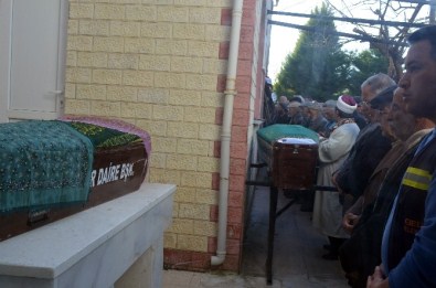 50 Yılı Aşkın Evli Olan Yaşlı Çifti Ölüm Bile Ayıramadı