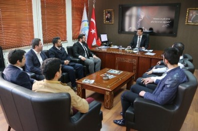 AK Partili Gençlerden Başkan Subaşıoğlu'na Ziyaret
