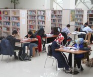 SEZAI KARAKOÇ - Esenyurtlu Öğrenciler, Kütüphanelere Akın Ediyor