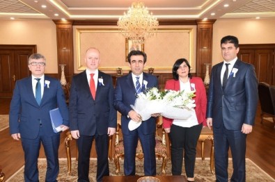 Kocaeli Valisi Güzeloğlu'ndan Vergi Haftası Mesajı