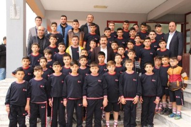 Minik Pehlivanlara Belediye Desteği