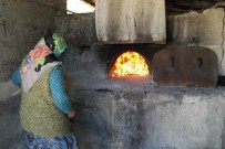 ORGANİK SEBZE - Orhaneli Kadını Ekmeğini Taştan Çıkartıyor