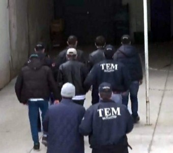 Suriye'ye Geçmek İsteyen 5 Daeş Üyesi Yakalandı