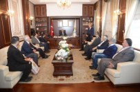 RAMAZAN AKYÜREK - Türkiye Kent Konseyleri Birliği Yeni Dönem Başkanları Adana'da