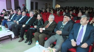 Burhaniye'de Büyükşehir Korosu Coşturdu