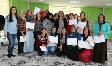 Büyükşehir Belediyesi'nden 25 Kadına Sertifika