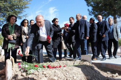 Gürsel Tekin'den Cansel'in Ailesine Taziye Ziyareti