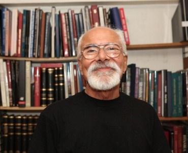 Karşıyaka'da Şubat Ayının Konuğu Prof. Dr. Emre Kongar