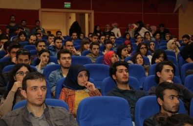 KBÜ'de Öğrenciler Erasmus Ve Farabi Değişim Programları Hakkında Bilgilendirildi