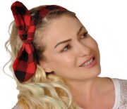 YELİZ YEŞİLMEN - Ünlü oyuncu hastaneye kaldırıldı