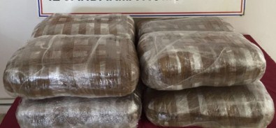 Yolcunun Valizinden 50 Kilo Esrar Çıktı