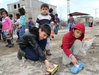 EVDE EĞİTİM - 'Çocuklar Taş Yerine Oyuncaklarla Oynasın'