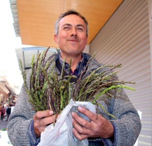 Kedirgen Tezgahlardaki Yerini Aldı