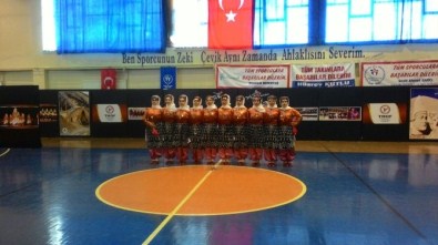 Okullar Arası Halk Oyunları Yarışması Düzenlendi