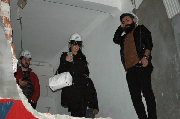 Hande Yener inşaata başladı