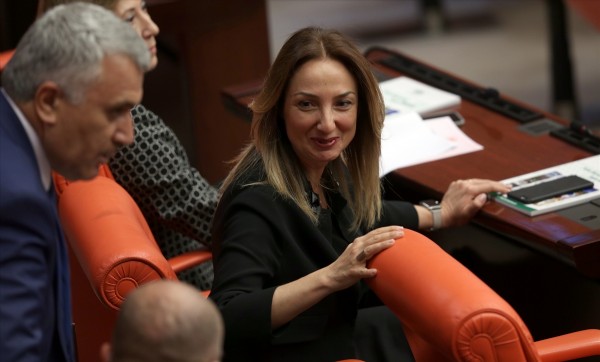 Aylin Nazlıaka Meclis'te