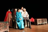 'Böyle Gelmiş Böyle Gitmez' Vezirköprü'de Sahnelendi