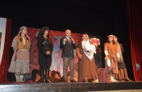 Büyükçekmece'de Tiyatro İzdihamı