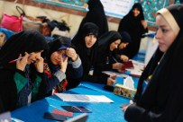 İran'da Halk Sandık Başında