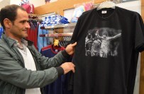 SALİH DURSUN - Salih Dursun Tişörtlerine Büyük İlgi