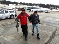 KERVANSARAY - Uludağ'da Mahsur Kalan Malezyalı Turistin İmdadına Jak Yetişti