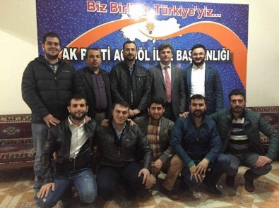 AK Parti İlçe Gençlik Kolları Toplantısı Acıgöl'de Yapıldı