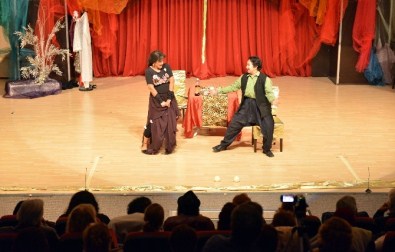 Çeşnibahar Turneye Çıkıyor