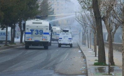 Diyarbakır Savaş Alanına Döndü Açıklaması 1 Ağır Yaralı