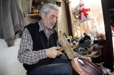 Savaşta Her Şeyini Kaybetti, Mesleği Kar Kaldı