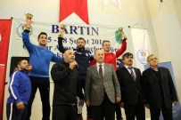 BARTIN VALİSİ - Vali Azizoğlu, Güreşçilere Ödül Verdi