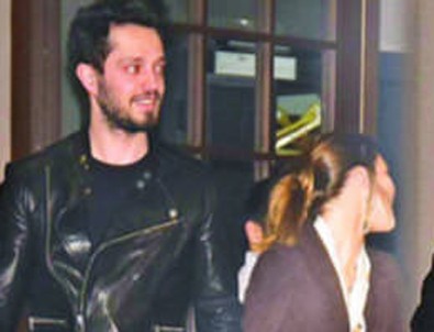 Aslı Enver, Murat Boz’un evine taşındı