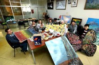 EBRU SANATı - Engelliler Atıklardan 3 Boyutlu Tablo Ve Süs Eşyası Yapıyor