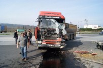 Sakarya'da Tır İle Kamyonet Çarpıştı Açıklaması 1 Yaralı