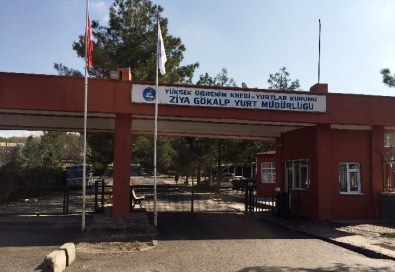 Yurt Bahçesinde Temizlik Yapan İşçi Yaralandı