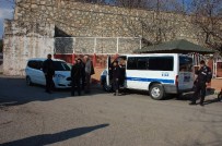 KADIN ÇANTASI - Adıyaman'da Otomobilden Çanta Çalındı