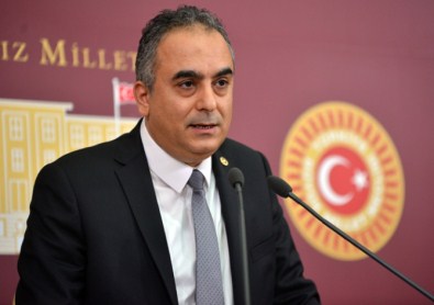 'AYM Eleştirilemez Değil'