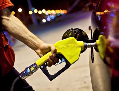 Benzinde 5 kuruşluk artış