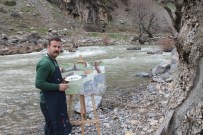 HABUR - Beytüşşebaplı Resim Öğretmenleri Doğa Şölenini Tuvale Aktarıyor