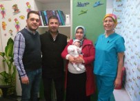 SU KAYBI - Medical Park'ta Bir Aylık Bebeğe Laparoskopik Mide Ameliyatı Yapıldı