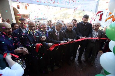 Özak, Kartepe Artvinliler Derneği Açılışına Katıldı