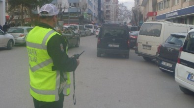 Park Yasağına Uymayan Araçlar Önce Fotoğraflanıyor, Ardından Ceza Kesiliyor