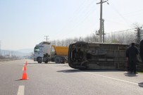 Ters Şeride Giren Minibüse Tır Çarptı Açıklaması 1 Yaralı