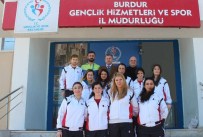 Bayan Voleybolculardan, Müdür Sancar'a Ziyaret