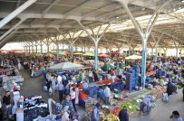 KURUÇEŞME - Bir Pazaryeri, 10 Spor Alanı