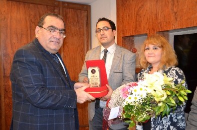 Engellilerden Kaymakam Okur'a Teşekkür Plaketi