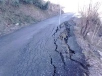 Kar Suları Köy Yollarını Çökertti